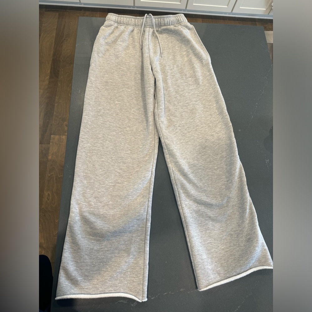 ALO worn once straight leg sweat pant